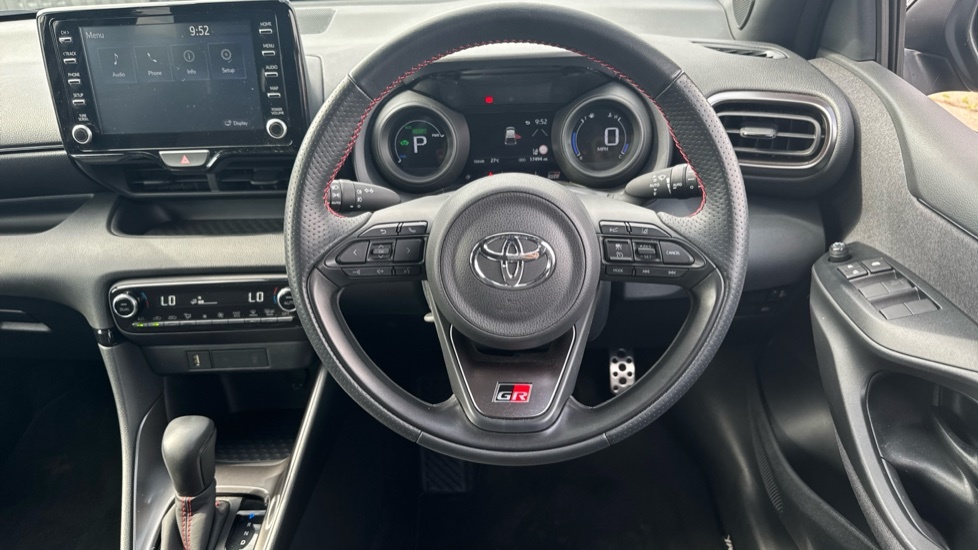 Toyota Yaris Gr Sport White #10