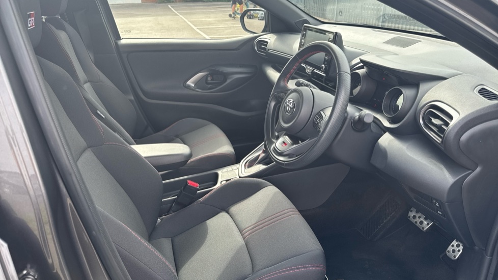 Toyota Yaris Gr Sport White #12