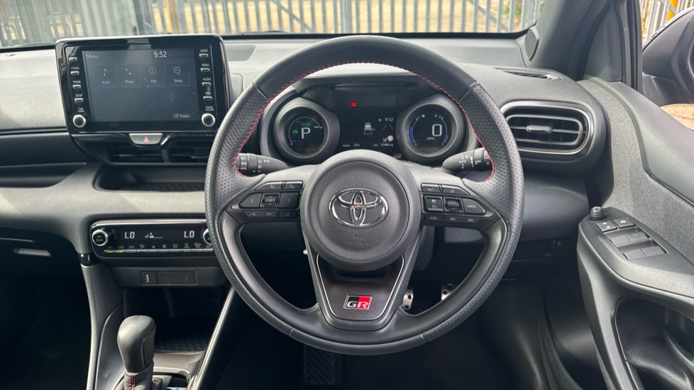 Toyota Yaris Gr Sport White #7