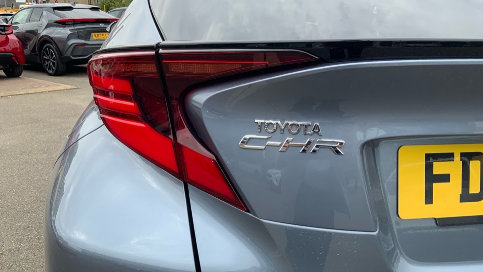 Toyota C-Hr 2022 72 1.8 #21