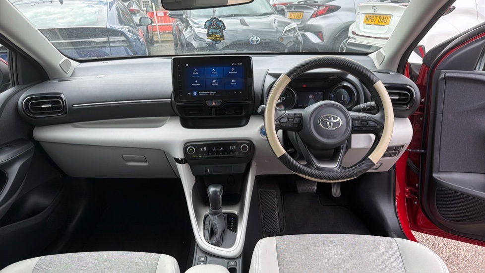 Toyota Yaris 1.5 Vvt-h Excel Hatchback Hybrid E-cvt Red #6