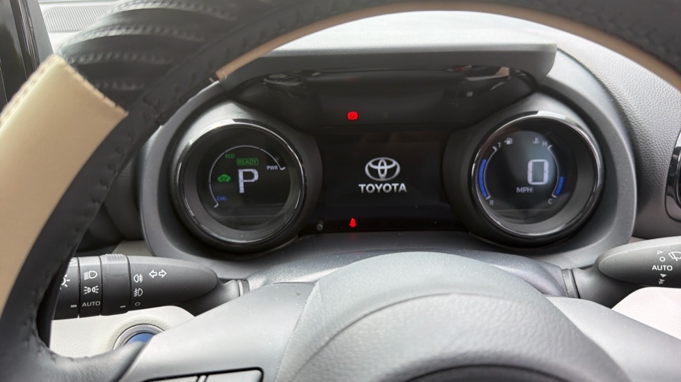 Toyota Yaris Icon Black #11