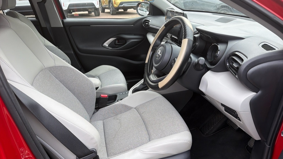 Toyota Yaris Icon Black #12