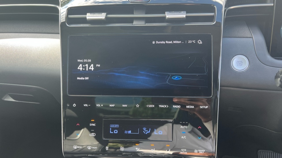 Hyundai Tucson Premium T-gdi Hev White #9