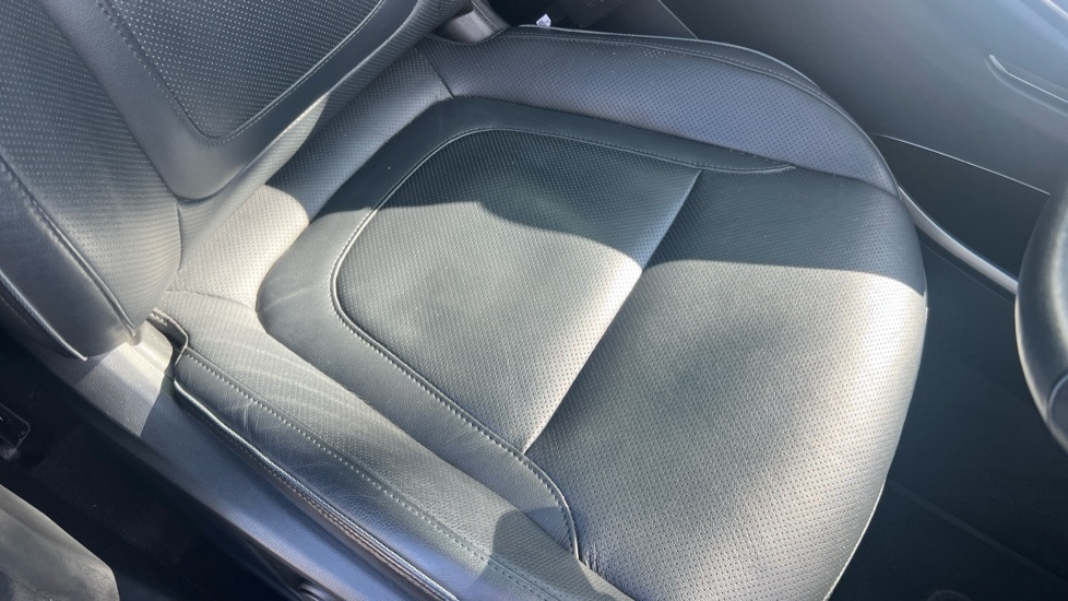 Hyundai Tucson Premium T-gdi Hev White #17