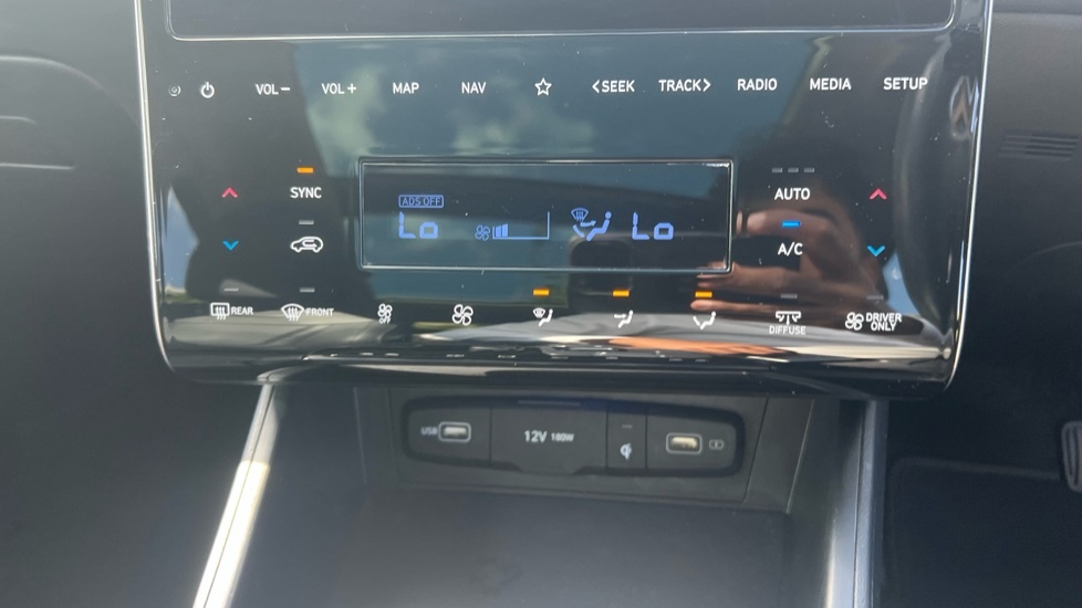 Hyundai Tucson Premium T-gdi Hev White #27