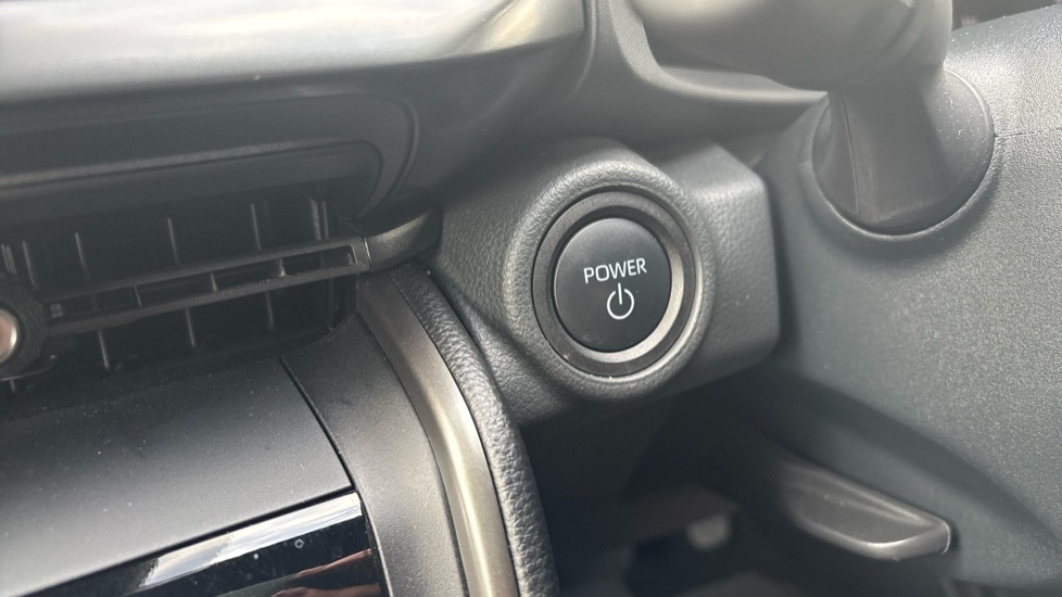 Toyota C-Hr 1.8 Hybrid Excel Cvt Red #16