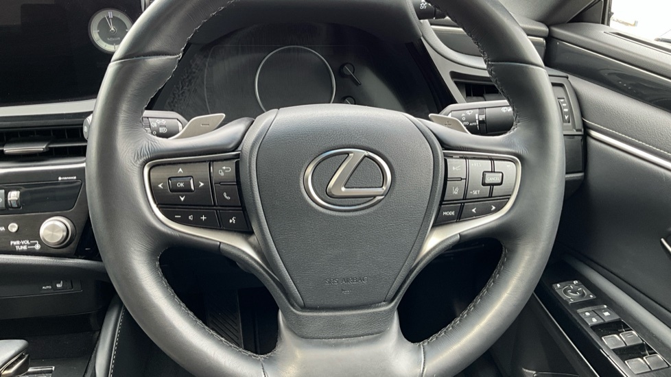 Lexus ES 2.5 300H Premium Edition Saloon Hybrid Red #11
