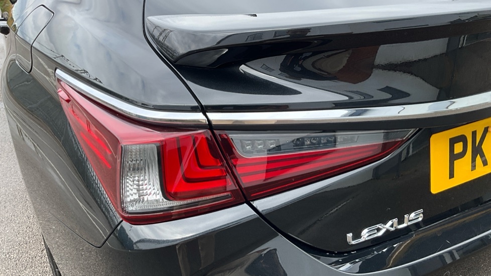 Lexus ES 2.5 300H Premium Edition Saloon Hybrid Red #22