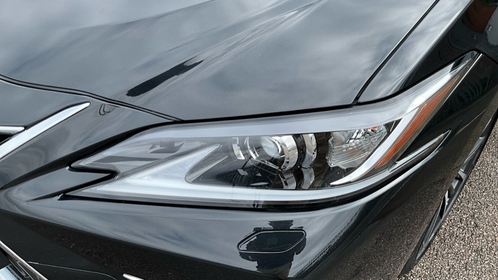 Lexus ES 2.5 300H Premium Edition Saloon Hybrid Red #21