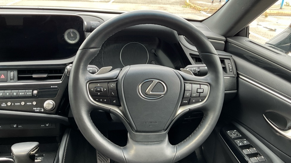 Lexus ES 2.5 300H Premium Edition Saloon Hybrid Red #8