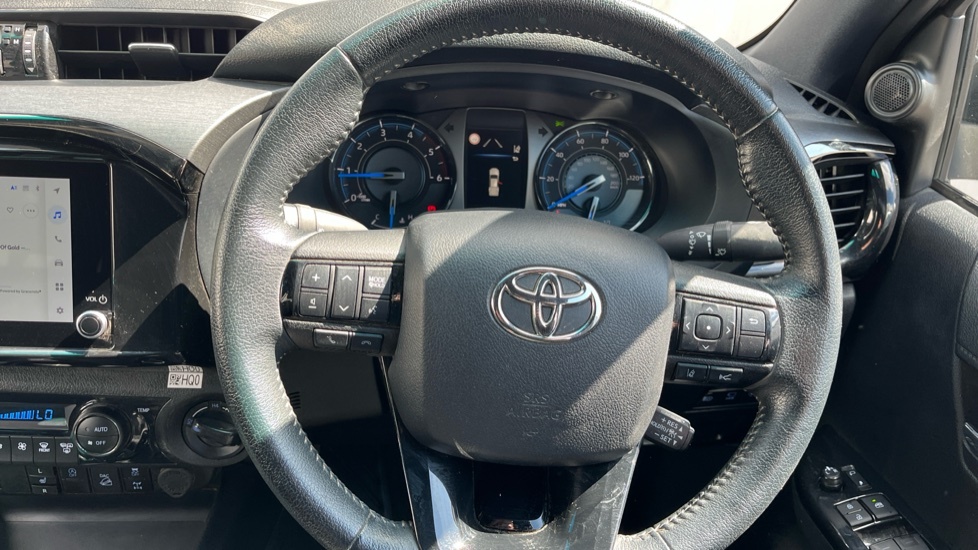 Toyota HILUX Invincible Dcab Pick Up 2.4 D-4d Black #10