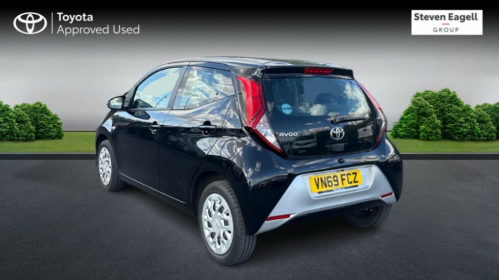 Toyota Aygo 1.0 Vvt-i X-play Euro 6 Black #4