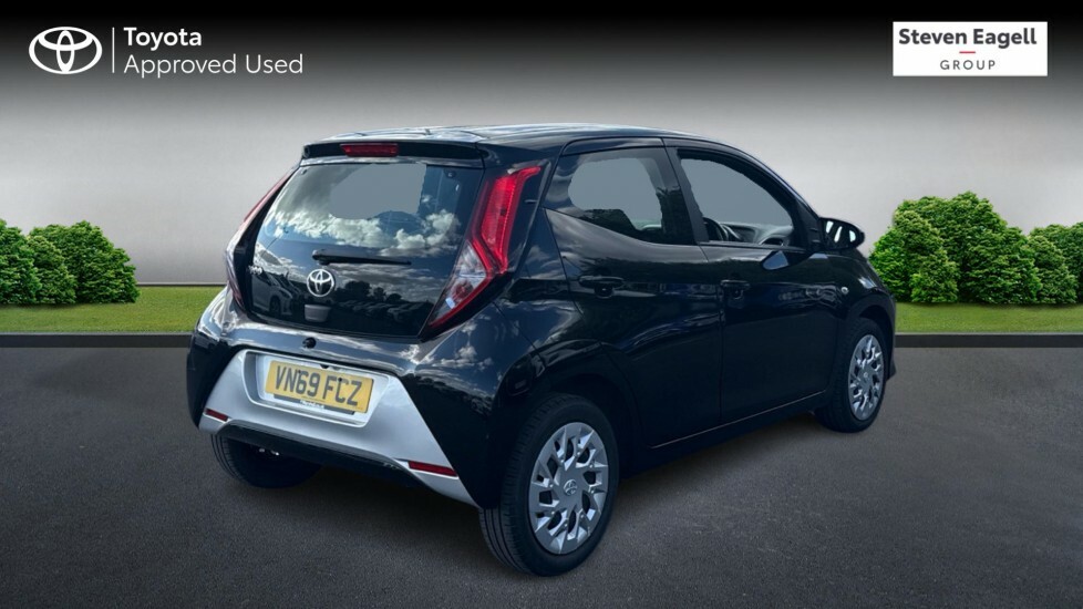 Toyota Aygo 1.0 Vvt-i X-play Euro 6 Black #2