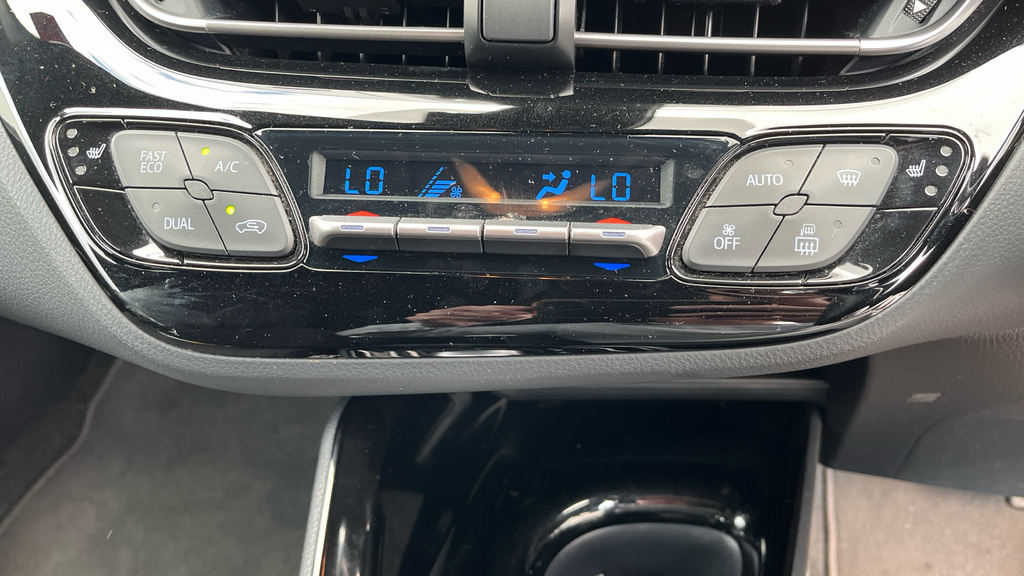 Toyota C-Hr 1.8 Hybrid Dynamic Cvt Blue #31
