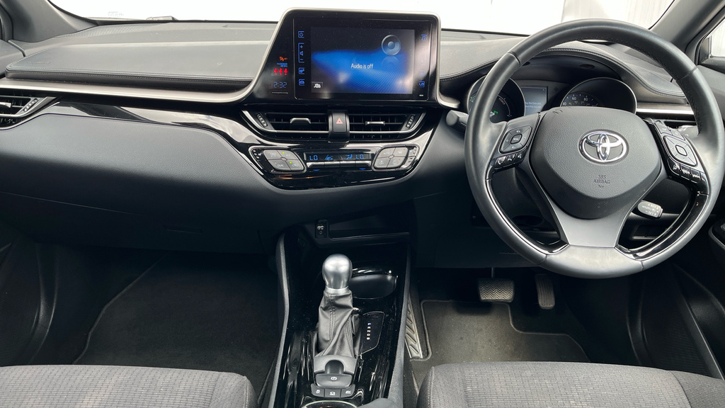 Toyota C-Hr 1.8 Vvt-h Dynamic Cvt Euro 6 Ss White #6