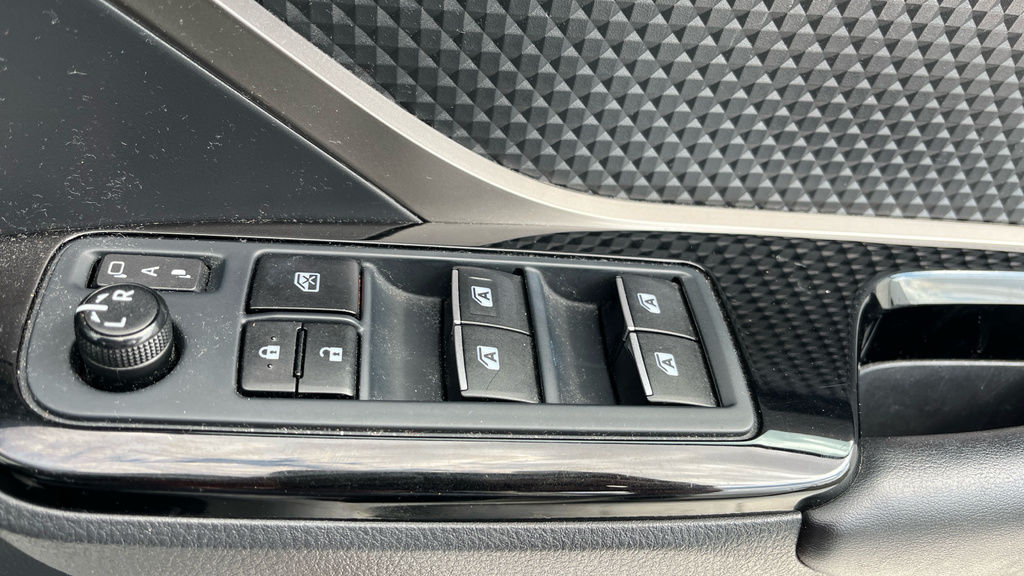 Toyota C-Hr 1.8 Hybrid Dynamic Cvt Blue #36