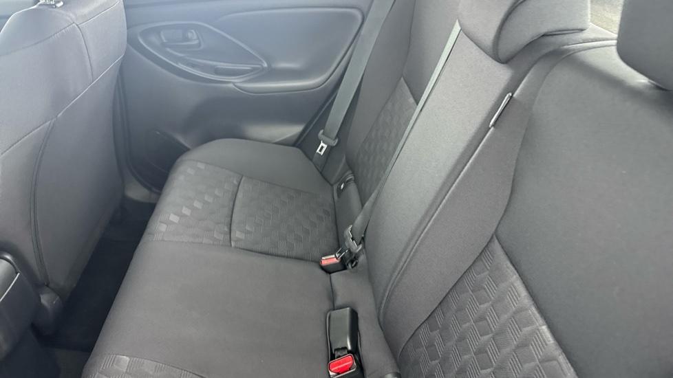 Toyota Yaris Yaris Design Hev Cvt Grey #15