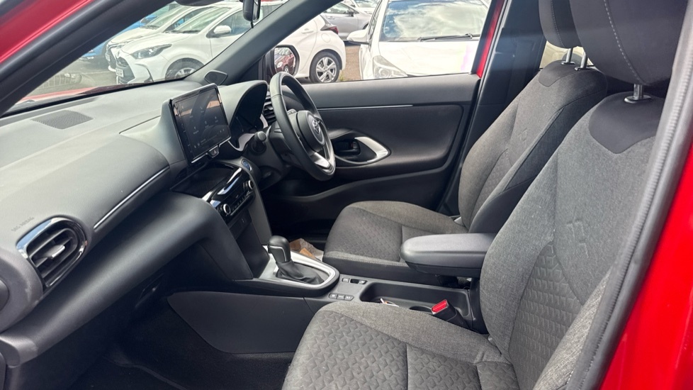 Toyota Yaris Cross 1.5 Vvt-h Design E-cvt Euro 6 Ss Red #5
