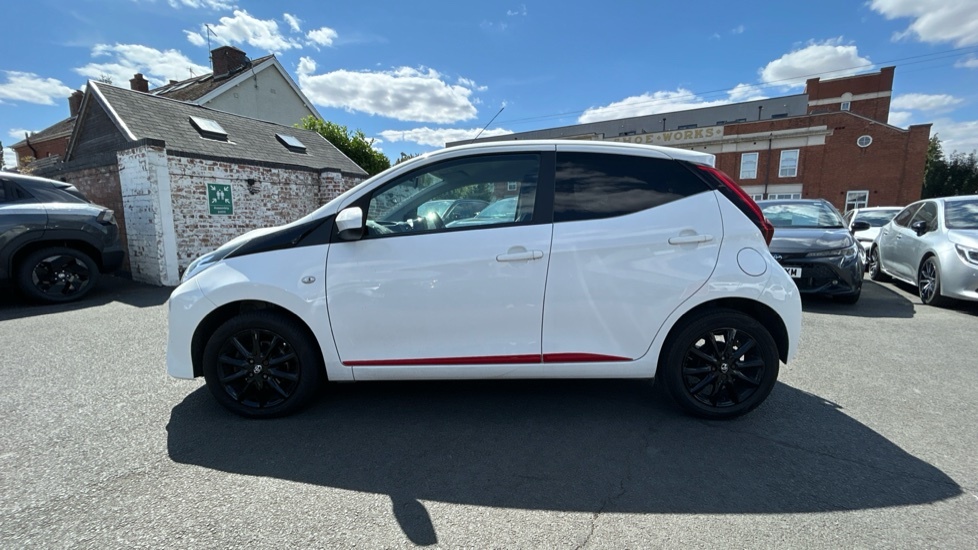Toyota Aygo Vvt-i X-cite Purple #24