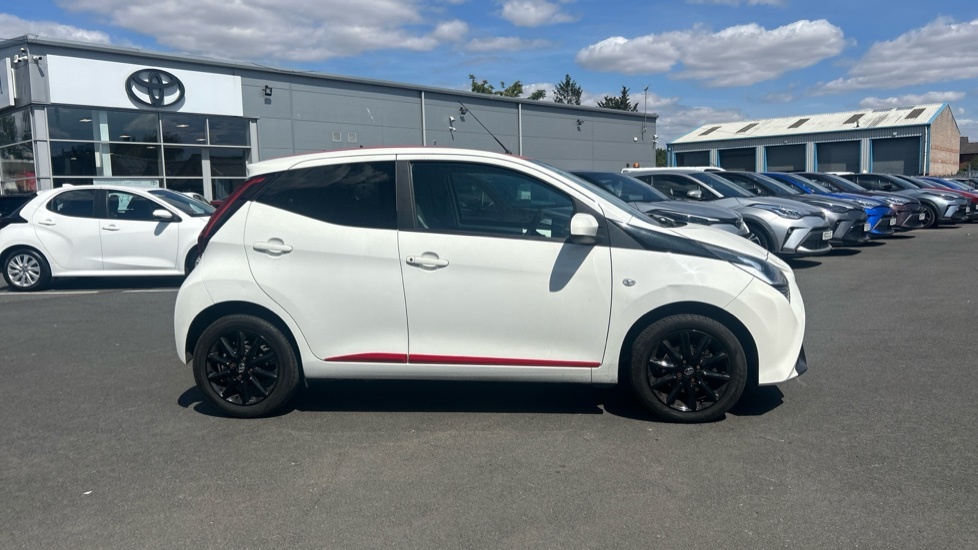 Toyota Aygo Vvt-i X-cite Purple #23