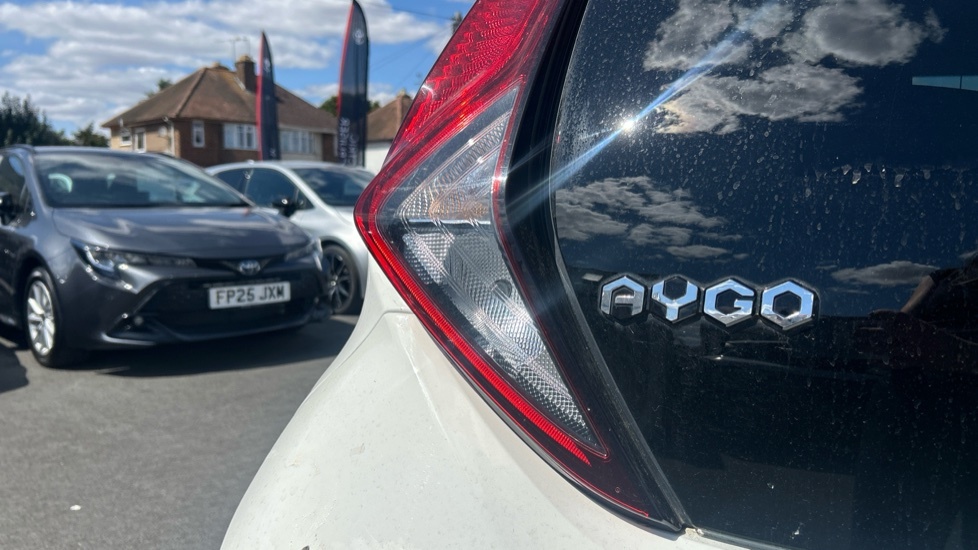 Toyota Aygo Vvt-i X-cite Purple #21