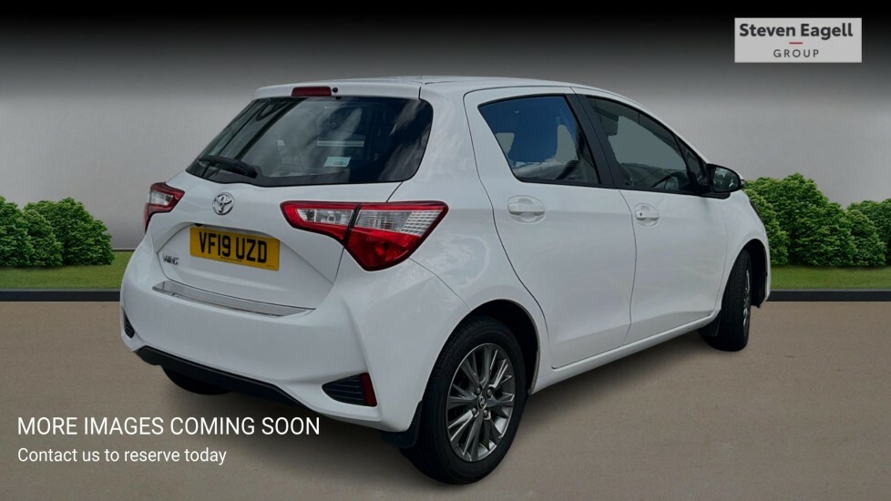 Toyota Yaris 1.5 Vvt-i Icon Euro 6 White #4