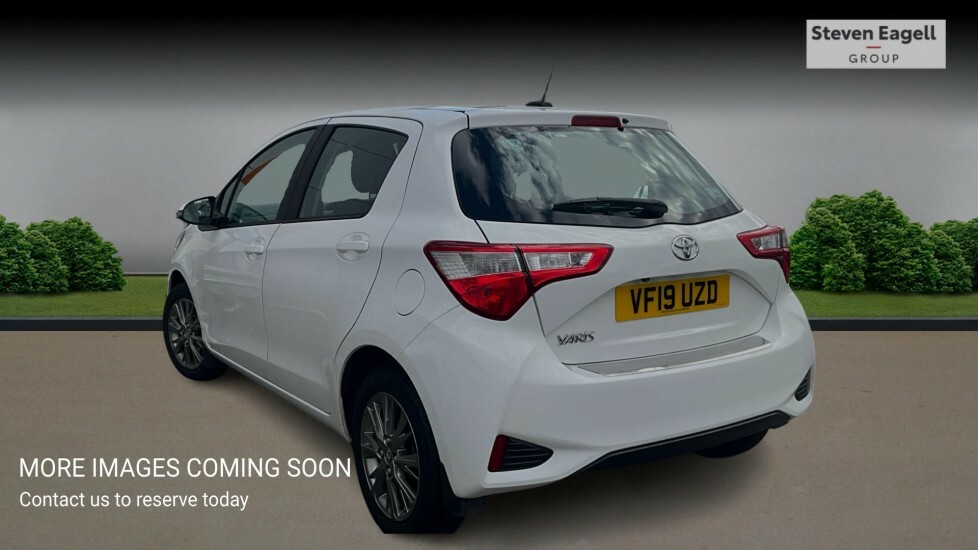 Toyota Yaris 1.5 Vvt-i Icon Euro 6 White #2