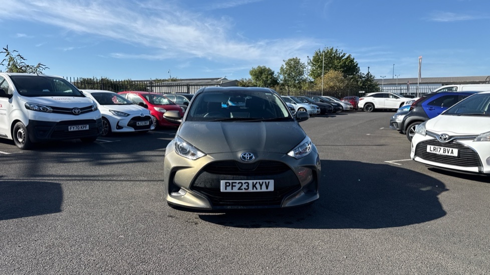 Toyota Yaris Yaris Icon Hev Cvt Brown #22