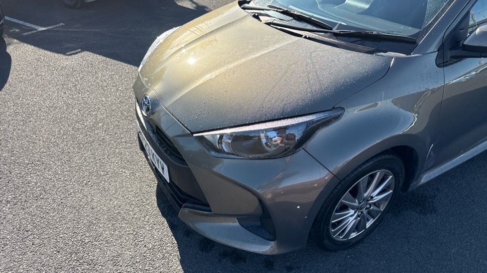 Toyota Yaris Yaris Icon Hev Cvt Brown #35