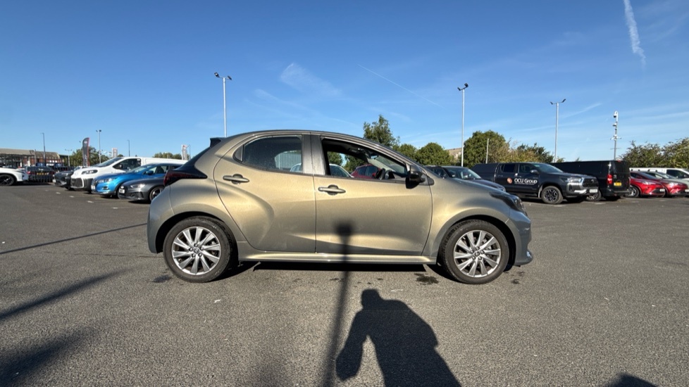 Toyota Yaris Yaris Icon Hev Cvt Brown #23