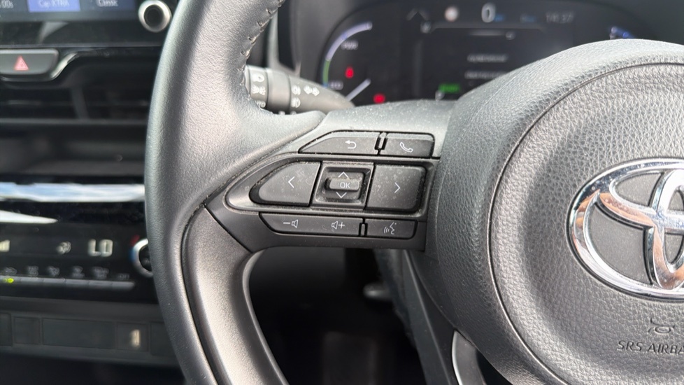 Toyota Yaris Cross Excel #32