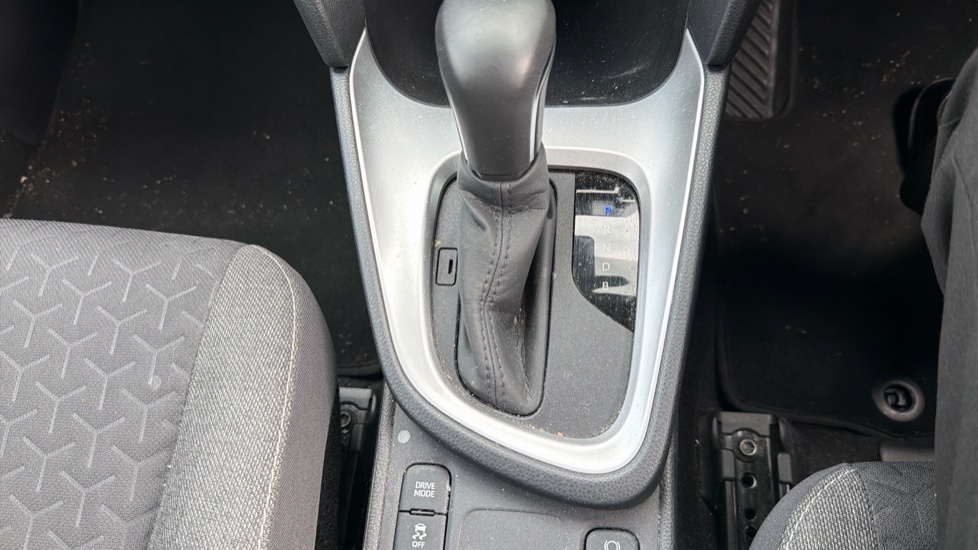 Toyota Yaris Cross Excel #36