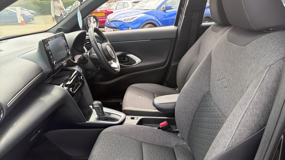Toyota Yaris Cross 1.5 Vvt-h Design Suv Hybrid E-cvt Euro Black #5