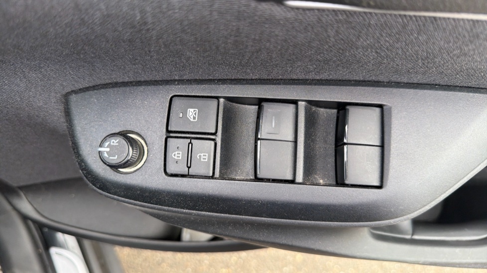 Toyota Yaris Cross Excel #29
