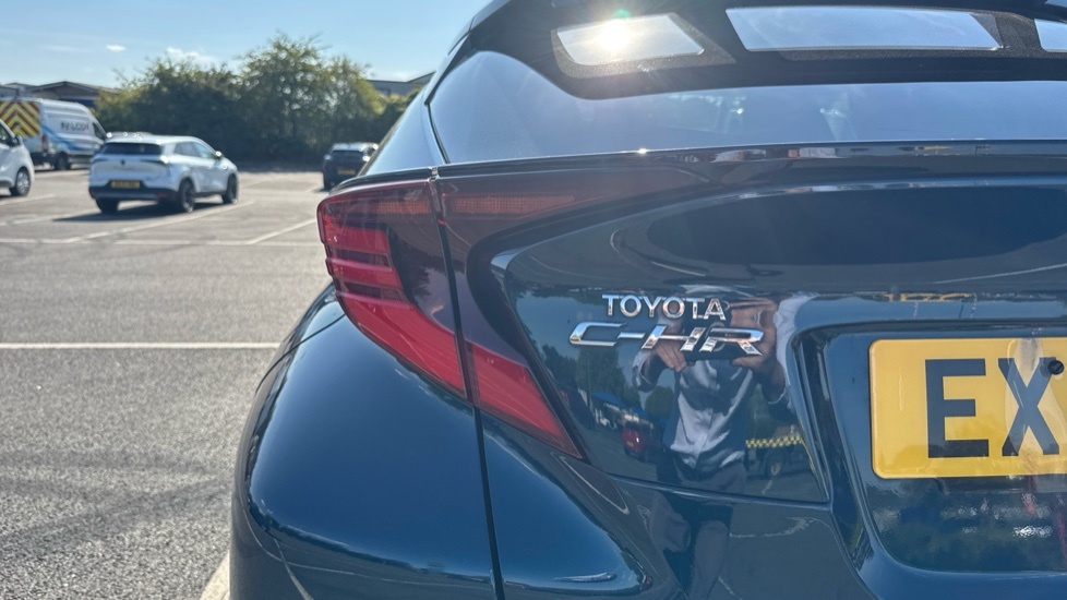 Toyota C-Hr 1.8 Hybrid Excel Cvt Black #21