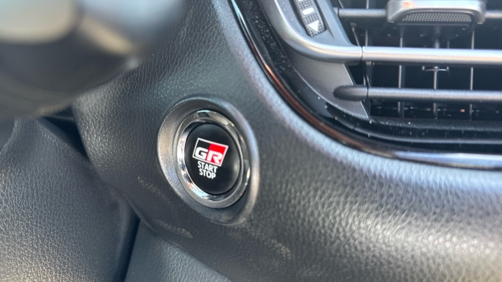 Toyota C-Hr 1.8 Hybrid Excel Cvt Black #16