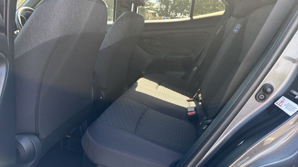 Toyota Yaris Cross Excel White #15