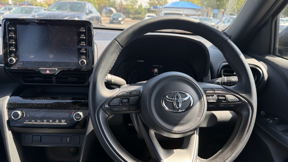 Toyota Yaris Cross Excel White #7