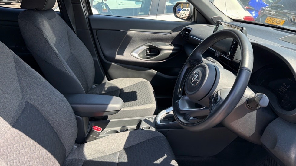 Toyota Yaris Cross Excel White #27
