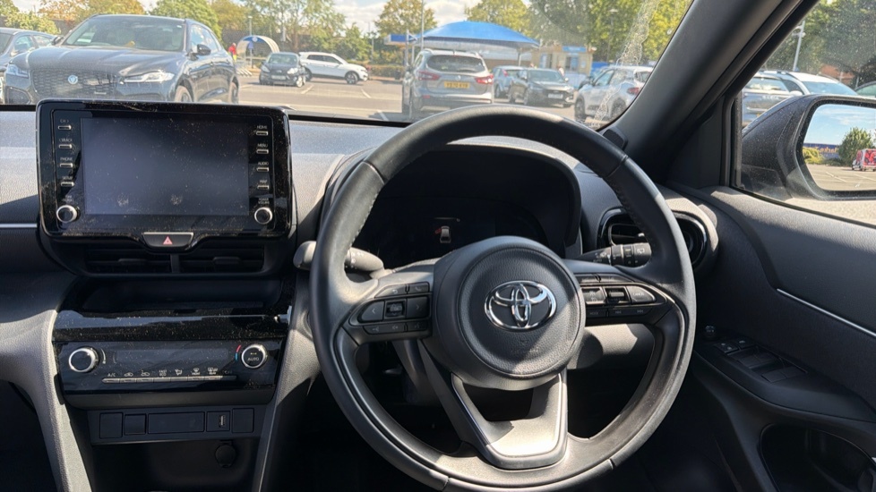 Toyota Yaris Cross Excel White #10
