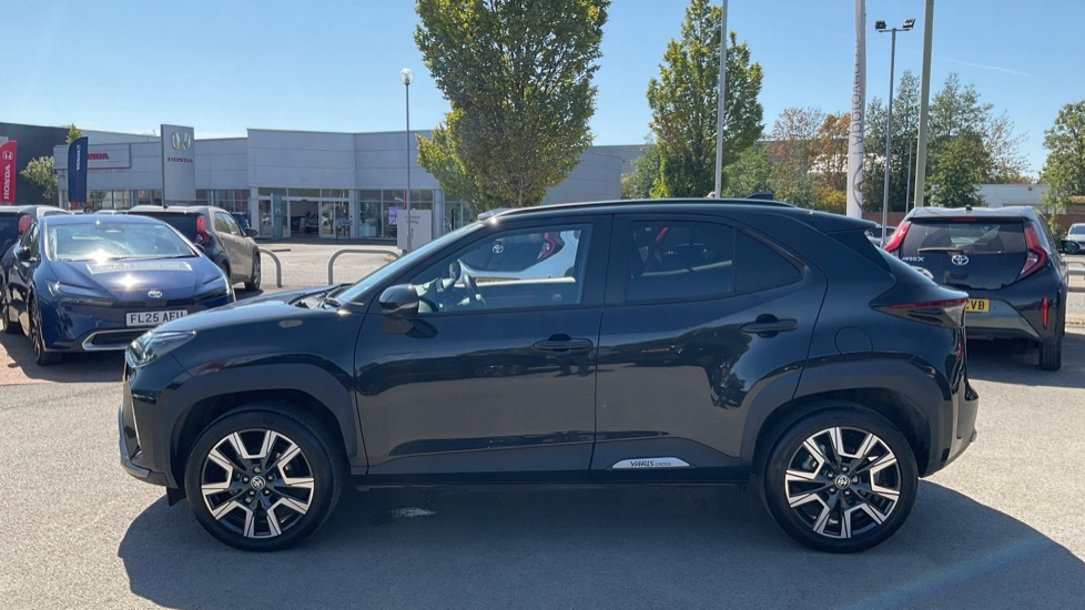 Toyota Yaris Cross Design Black #24