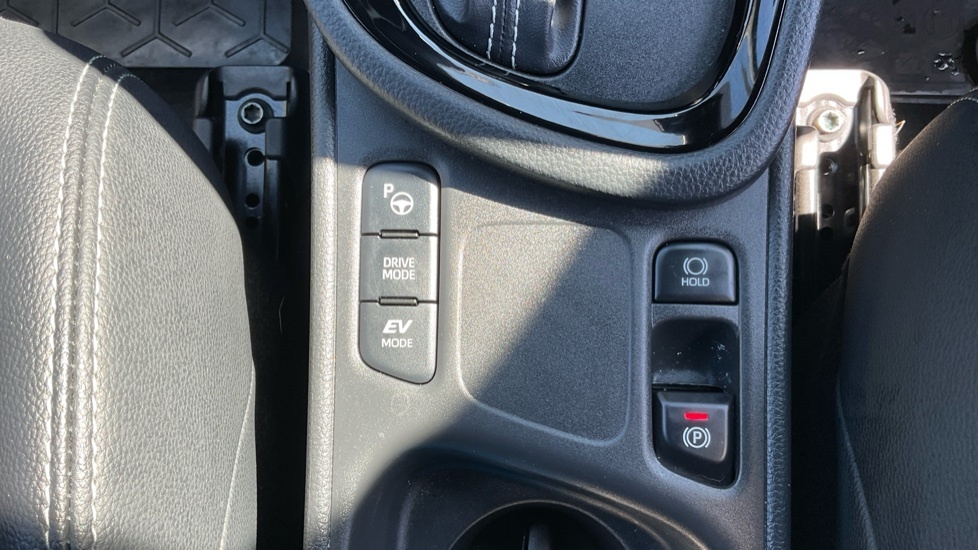 Toyota Yaris Cross Design Black #18