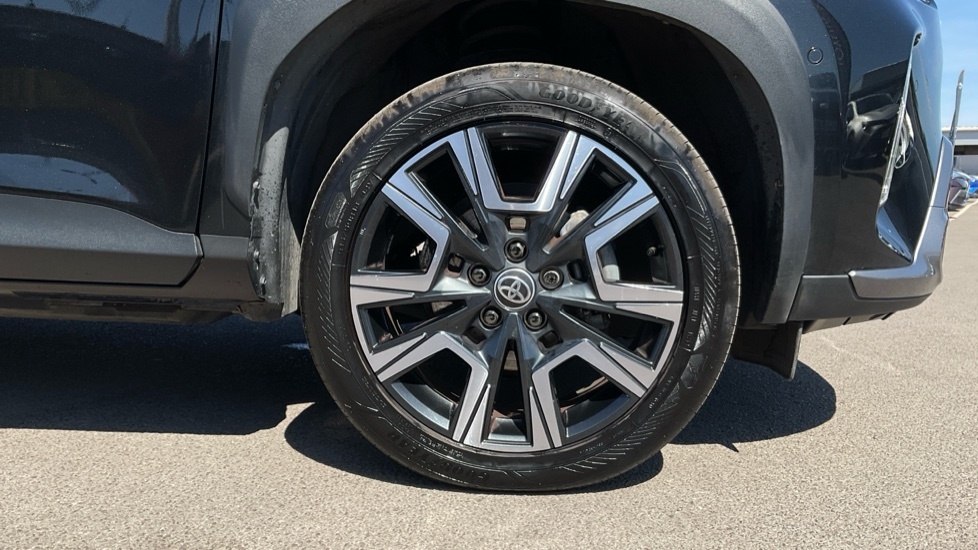 Toyota Yaris Cross Design Black #25
