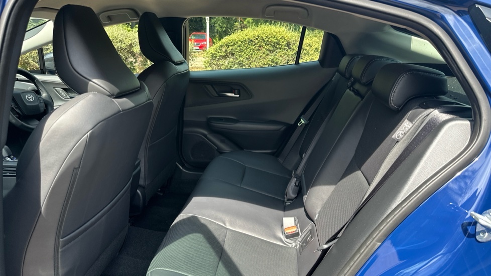 Toyota Prius Saloon 1.5 Cvt 2024 Black #15