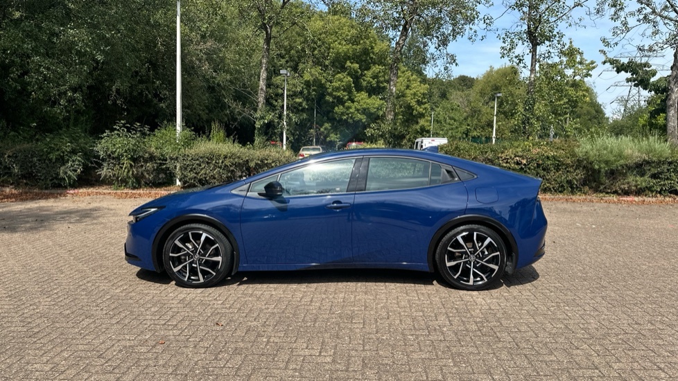 Toyota Prius Saloon 1.5 Cvt 2024 Black #24