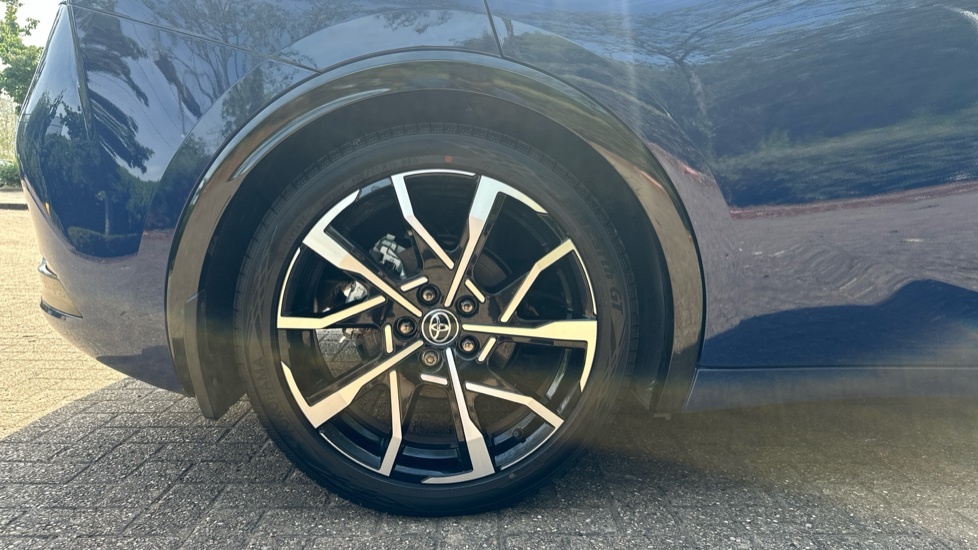 Toyota Prius Saloon 1.5 Cvt 2024 Black #25