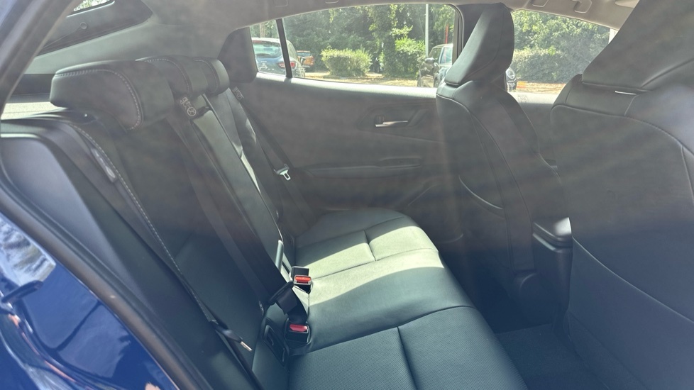 Toyota Prius Saloon 1.5 Cvt 2024 Black #8