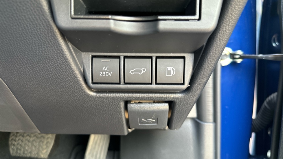 Toyota Prius Saloon 1.5 Cvt 2024 Black #29