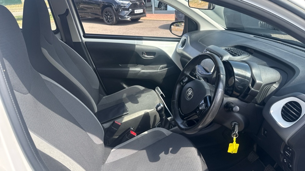 Toyota Aygo 1.0 Vvt-i X-trend 5-Dr Grey #12